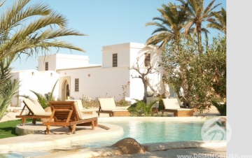 V 104 -                            Sale
                           Villa avec piscine Djerba